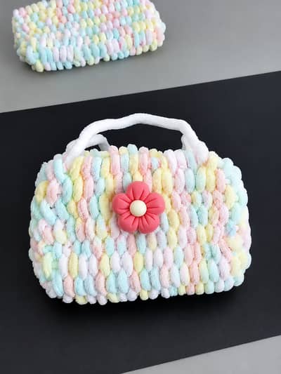Crochet hand bag 