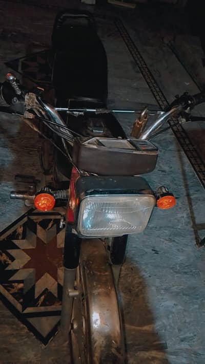 Yamaha YB 100 Royal Two Stock Model 2005 Registration Sukkur