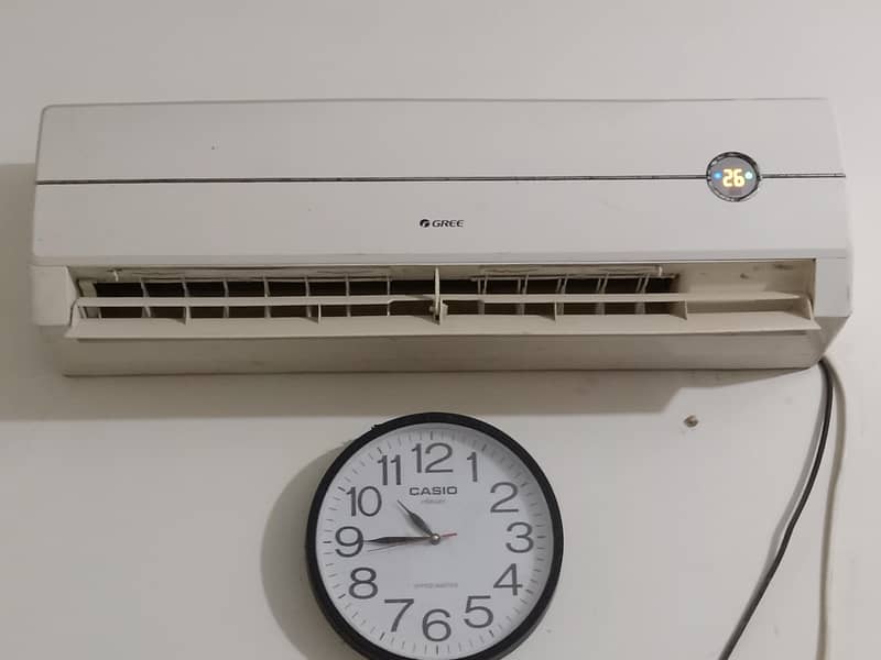 Gree Split AC perfact condition 1