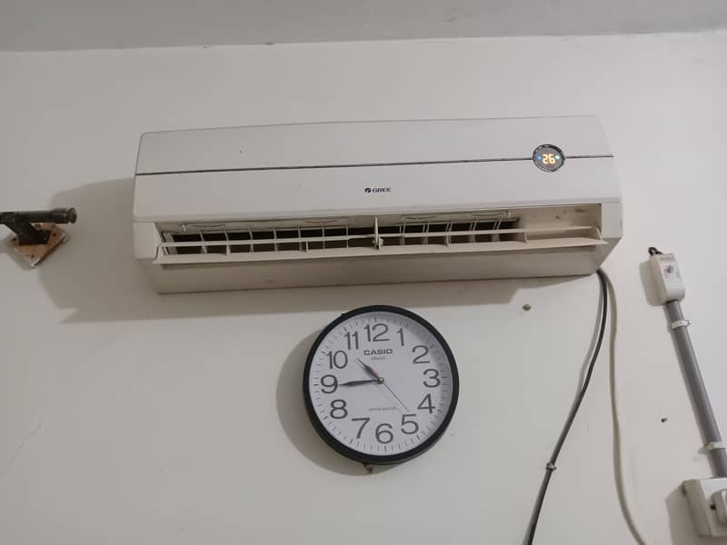 Gree Split AC perfact condition 2