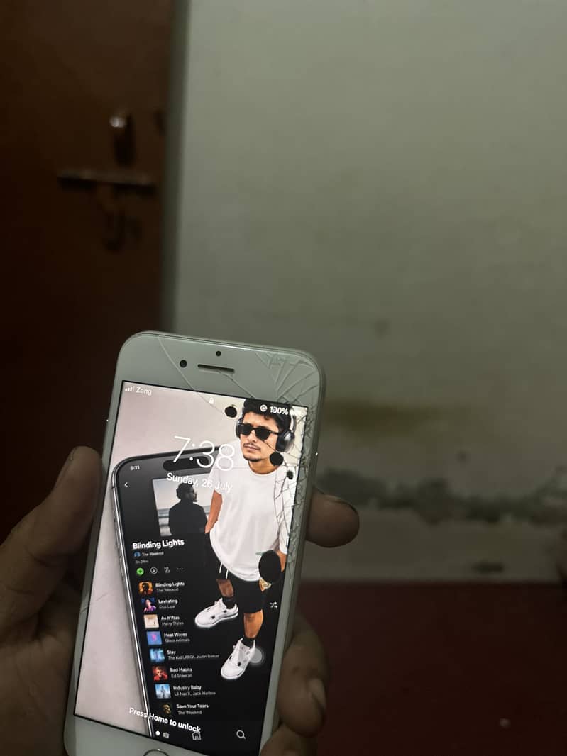 Apple iPhone 7 1