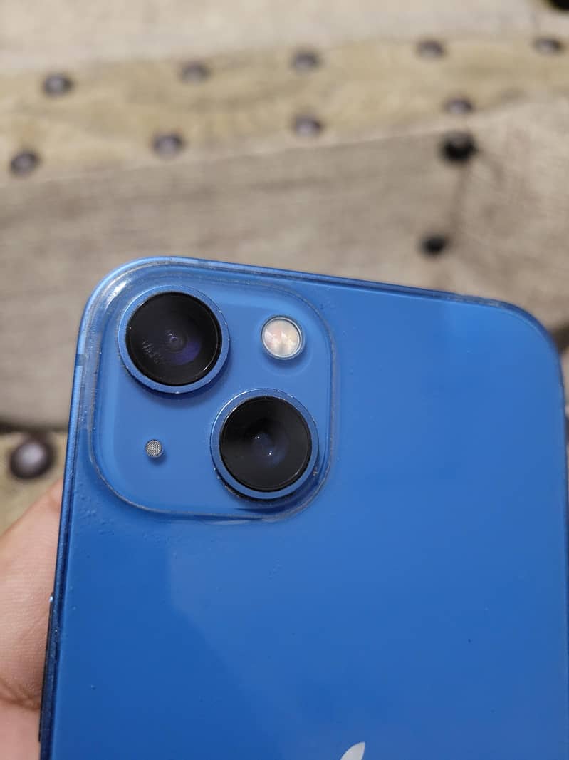 Apple iPhone 13 4