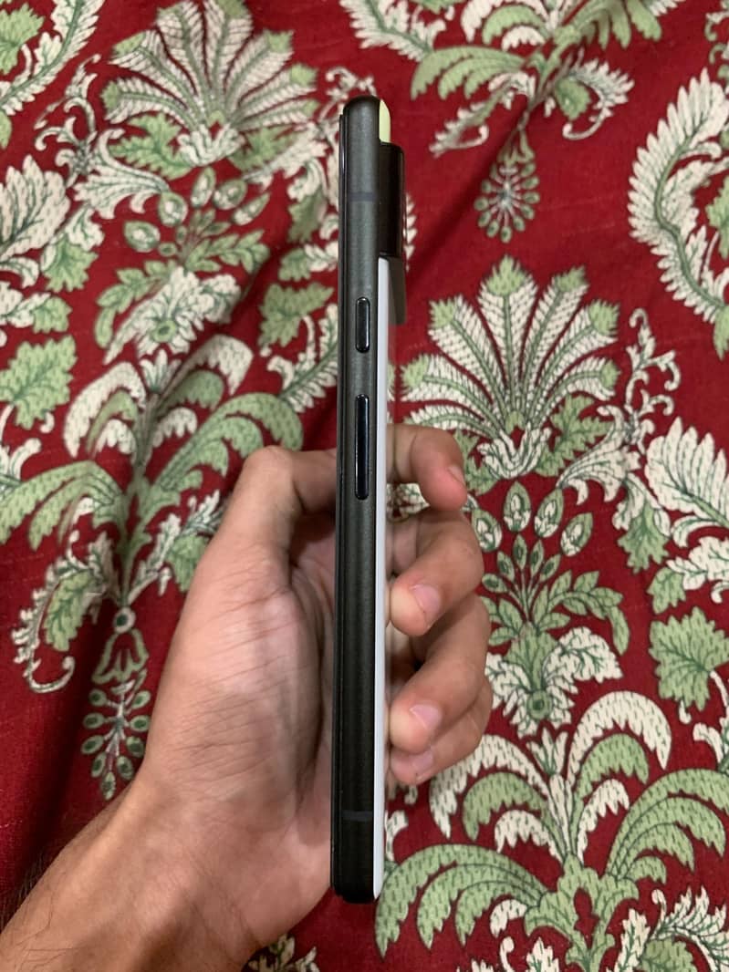 Google Pixel 6 4