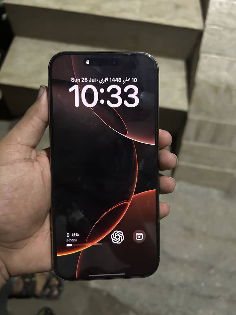 Apple iPhone 16 Pro Max 4