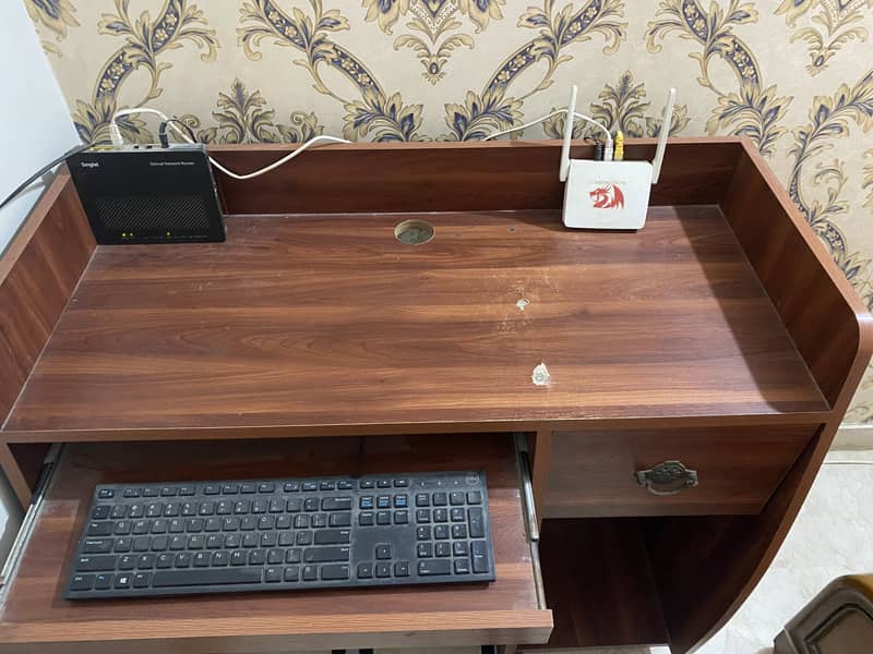 Computer Table 2