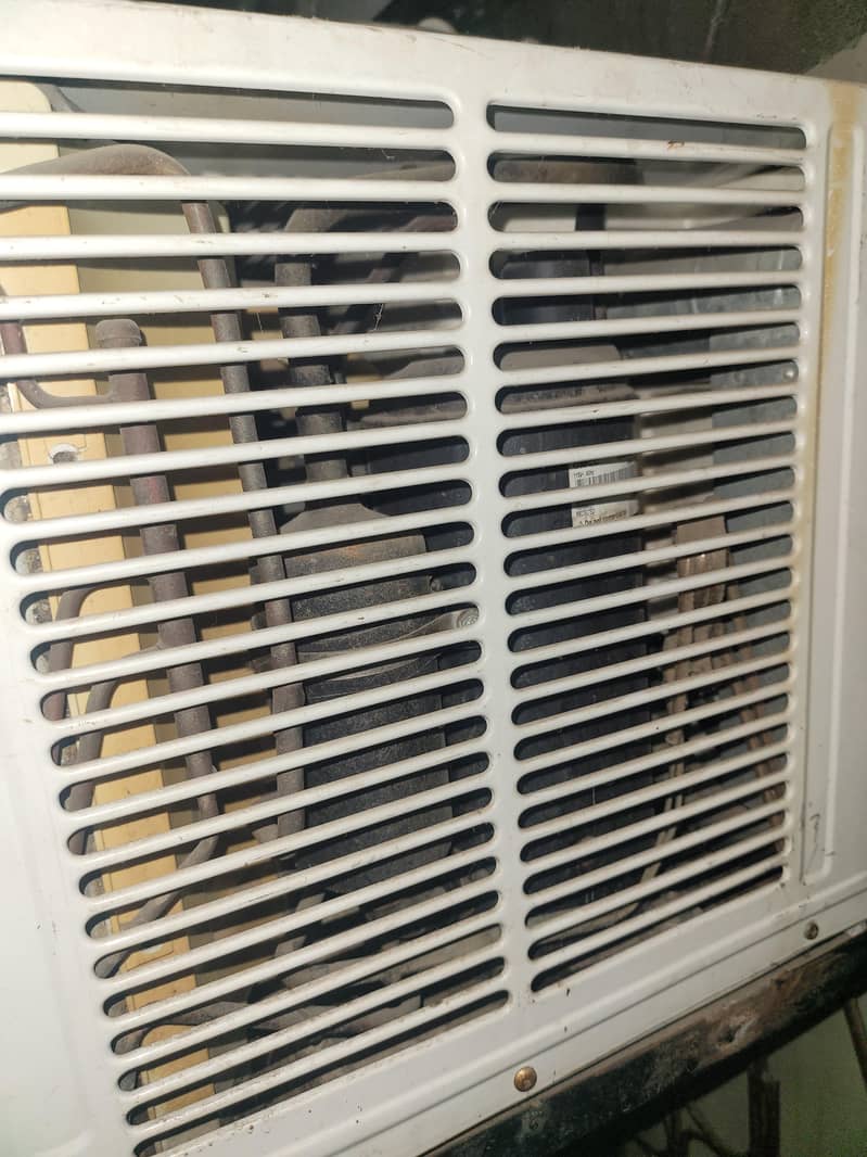 window AC 2