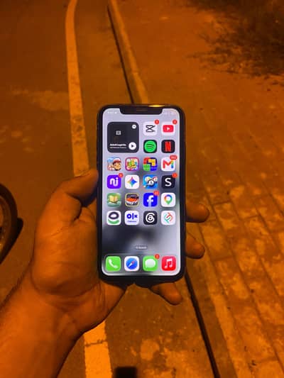 Apple iPhone 11