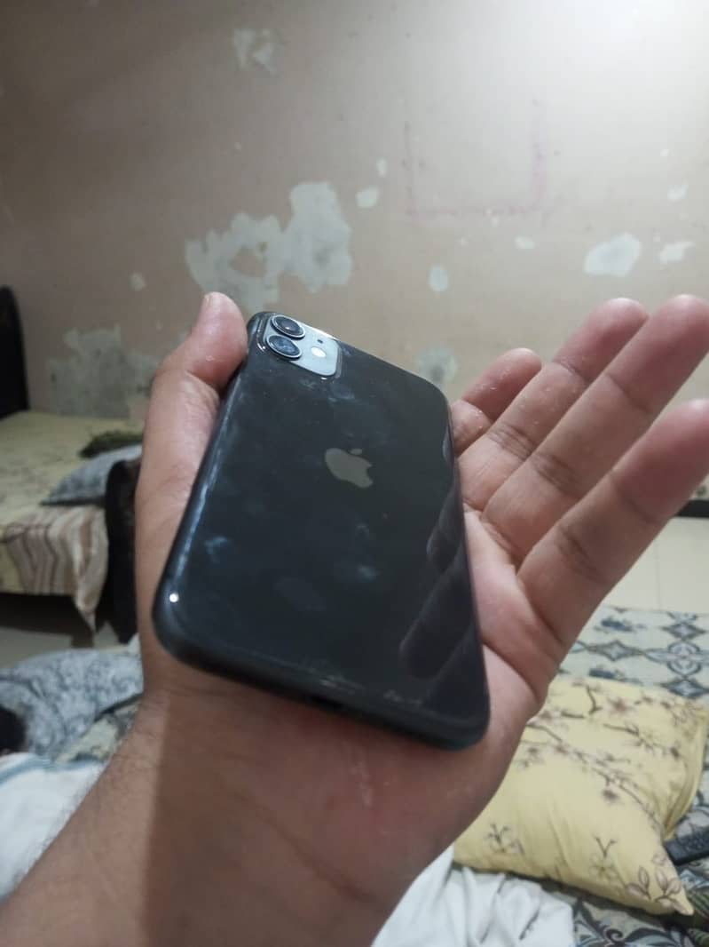 Apple iPhone 11 3