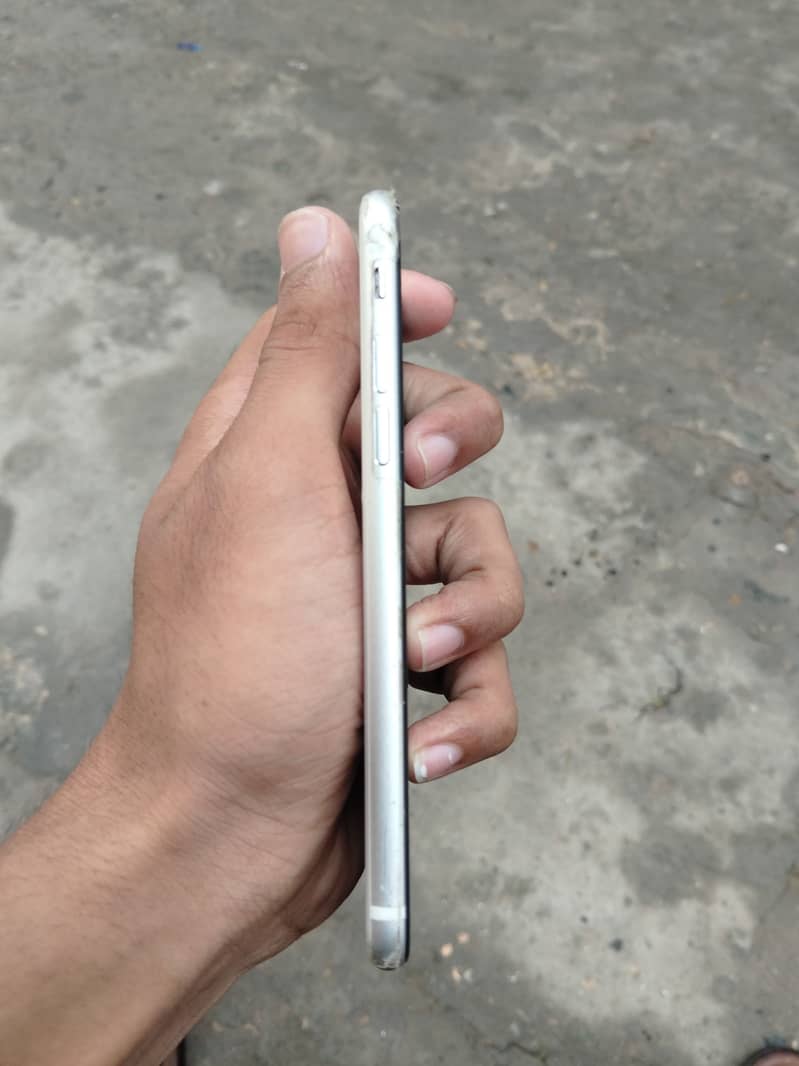 iPhone 3
