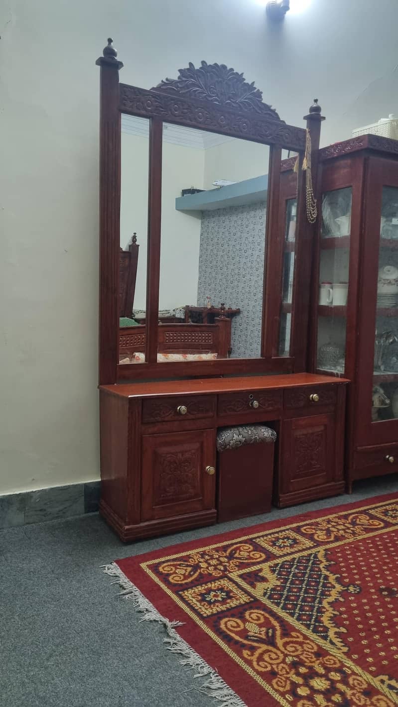 dressing table 0