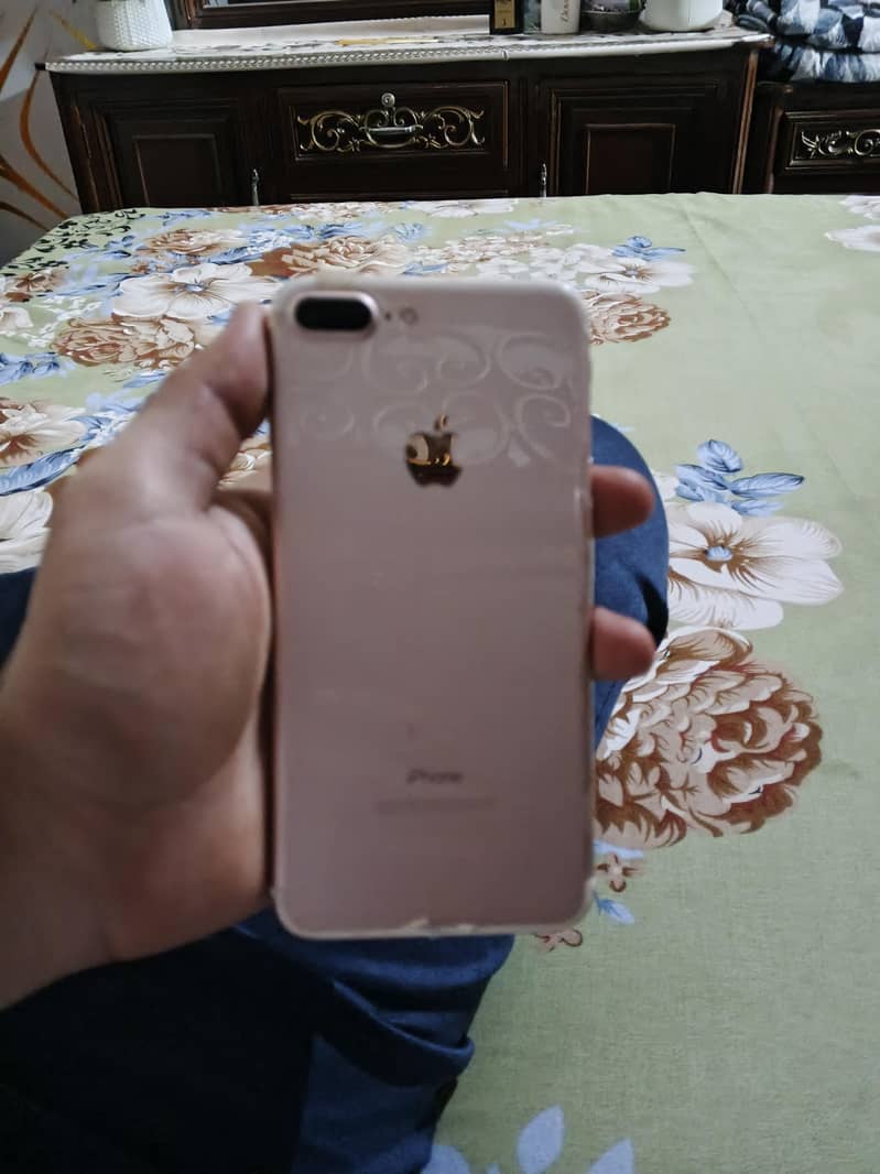 Apple iPhone 7 Plus 2