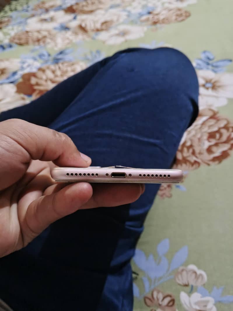 Apple iPhone 7 Plus 3