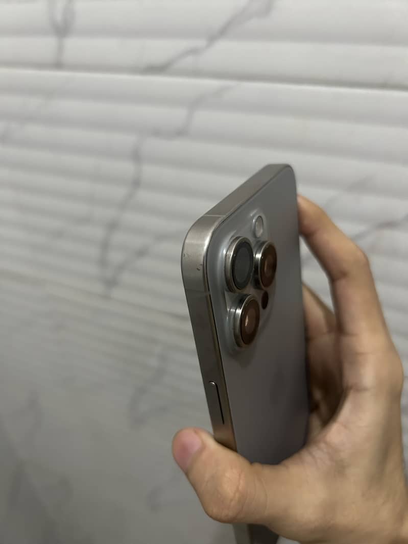 Iphone 15 pro max 4