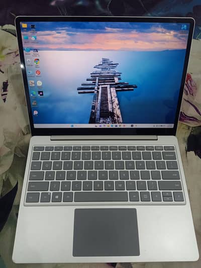 Microsoft Surface laptop Go i5 10th Gen 8GB/256GB Touch Screen -80K