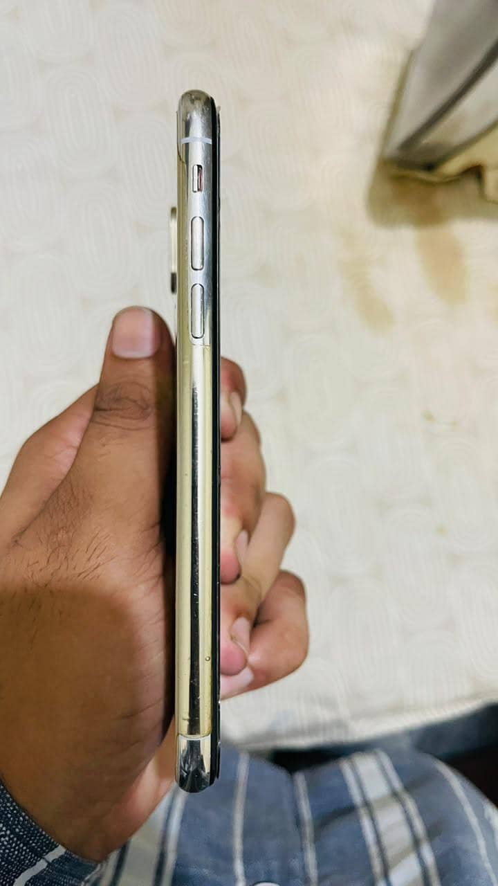 Apple iPhone X 2
