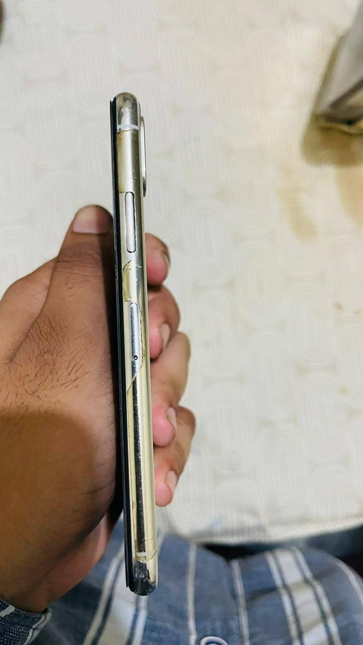 Apple iPhone X 5
