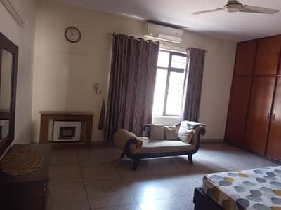 1 Kanal Upper Portion For Rent With Separate Gate