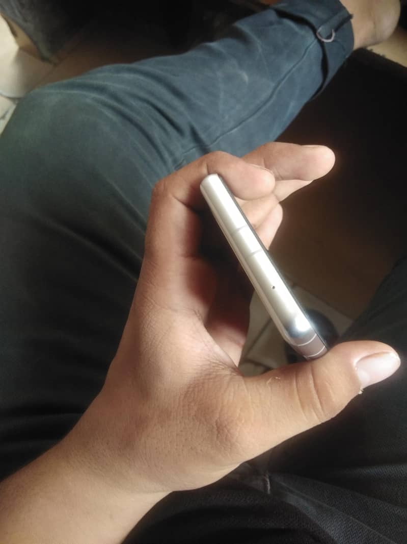 Google pixel 7a 3