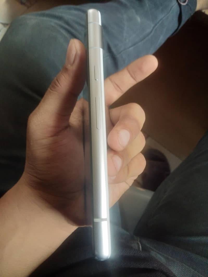 Google pixel 7a 4