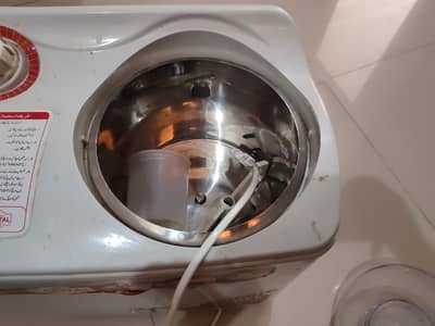 Dough kneader machine