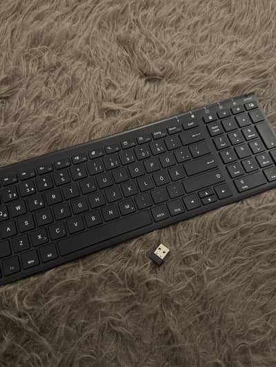 Wireless keyboard with 2.4ghz dongle