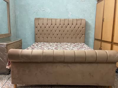 King size bed+ Dressing table