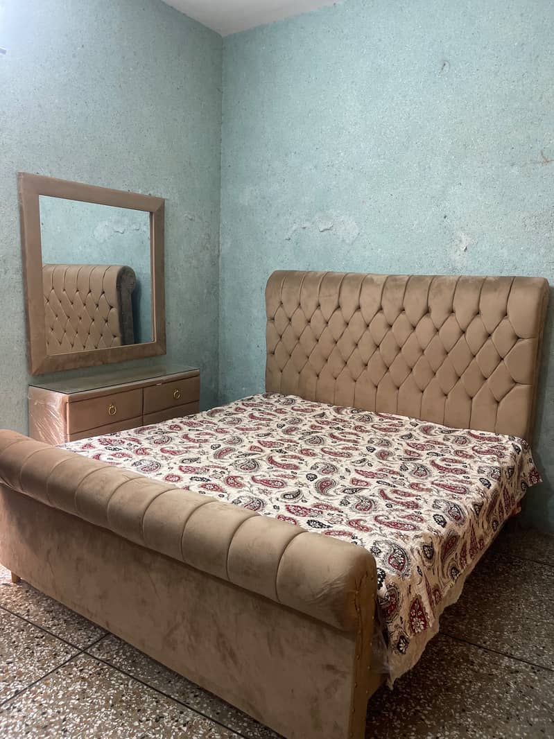 King size bed+ Dressing table 5