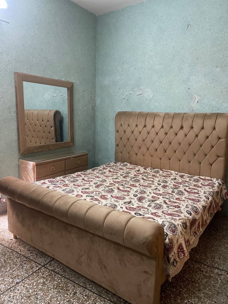 King size bed+ Dressing table 7