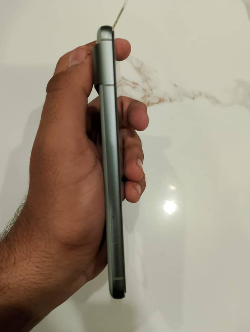Google Pixel 8 4