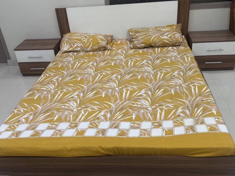 Interwood Bed Set 1
