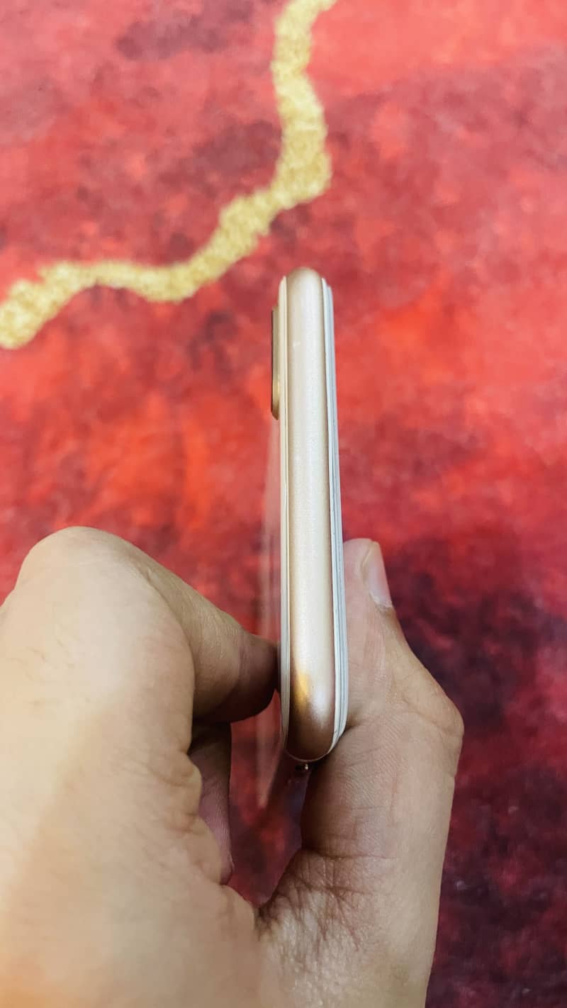Apple iPhone 8 Plus 4
