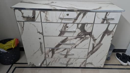 Beautifull vanity is up for sale