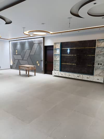 Pak Ideal Society 600 Sq Yd | A-Class Owner Built Bungalow | 6 Bed