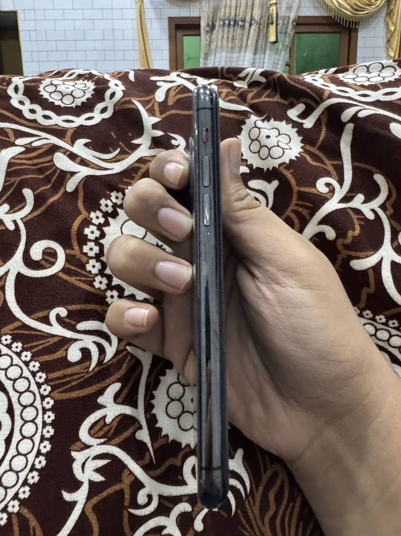 IPHONE 11 PRO 1