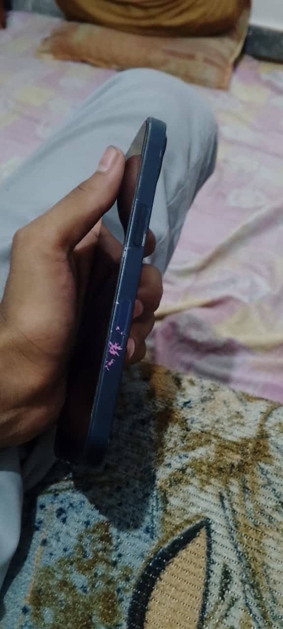 Apple iPhone 13 1