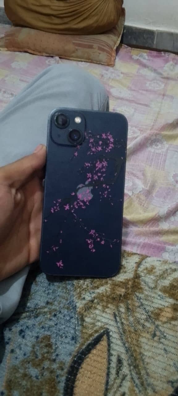 Apple iPhone 13 4