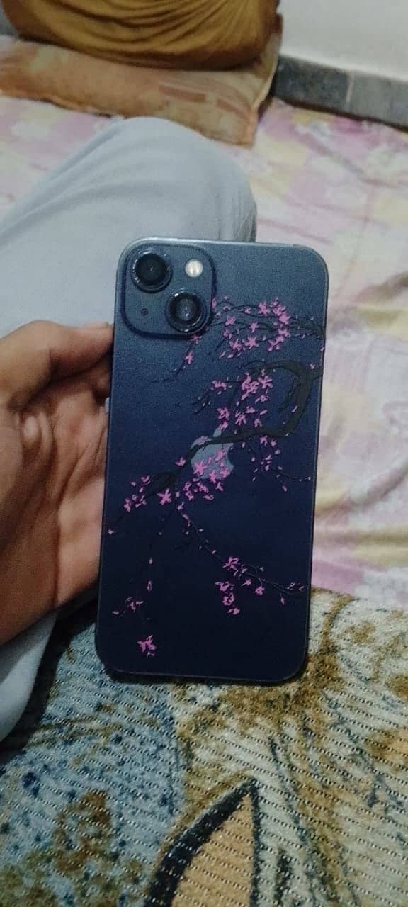 Apple iPhone 13 5