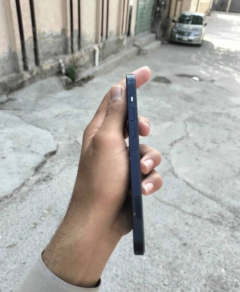 Apple iPhone 12 0
