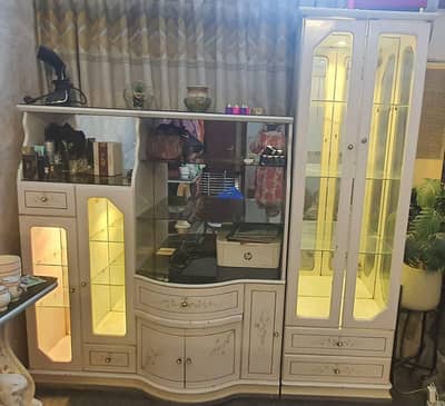 Divider wall unit showcase