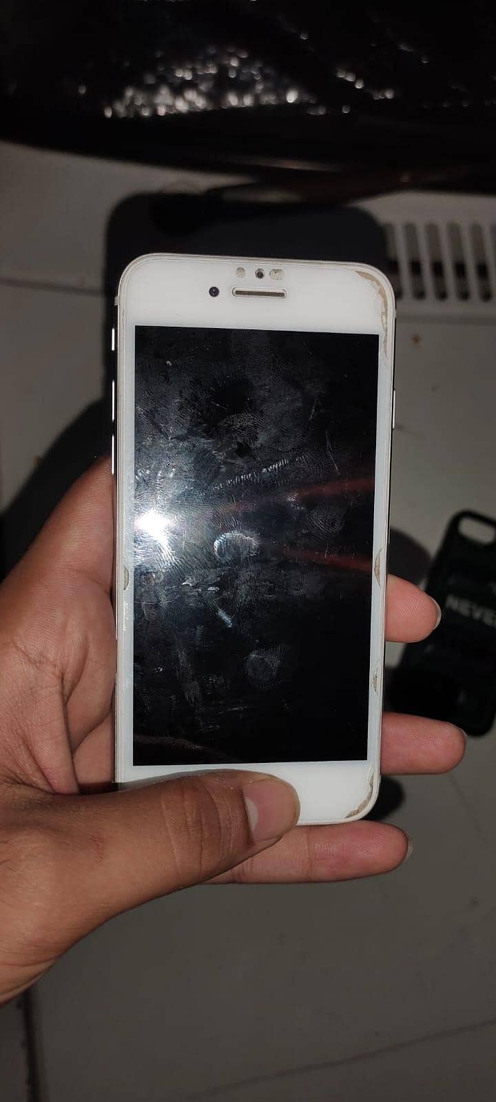Apple iPhone 8 5