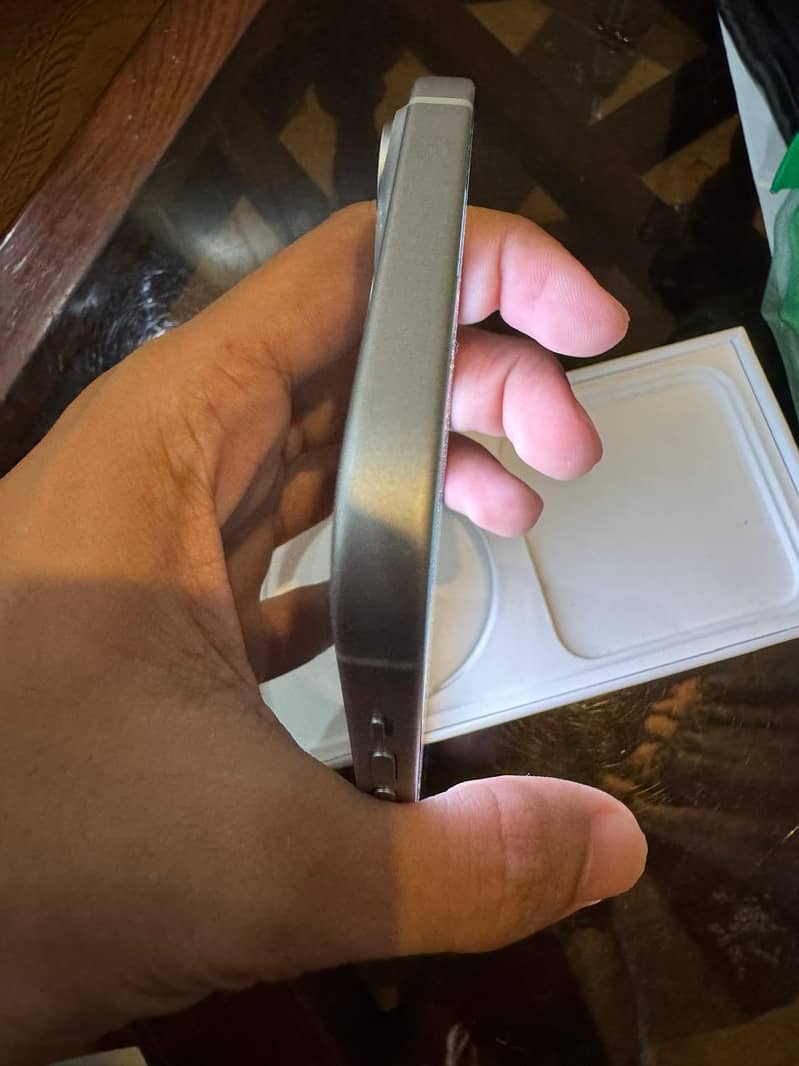iphone 15plus 3