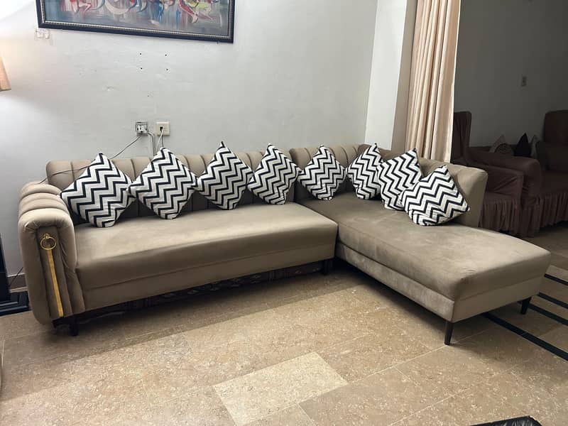 L shaped Sofa 0