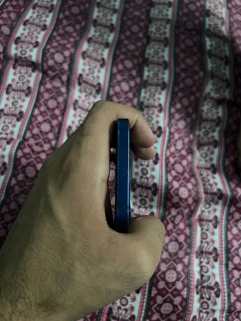 Apple iPhone 12 0