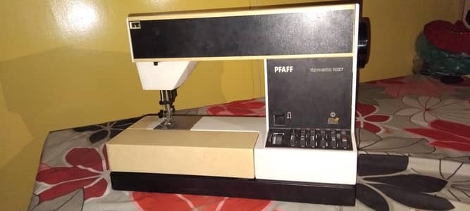 PFAFF Tipmatic 1027