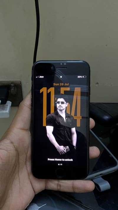 Apple iPhone SE