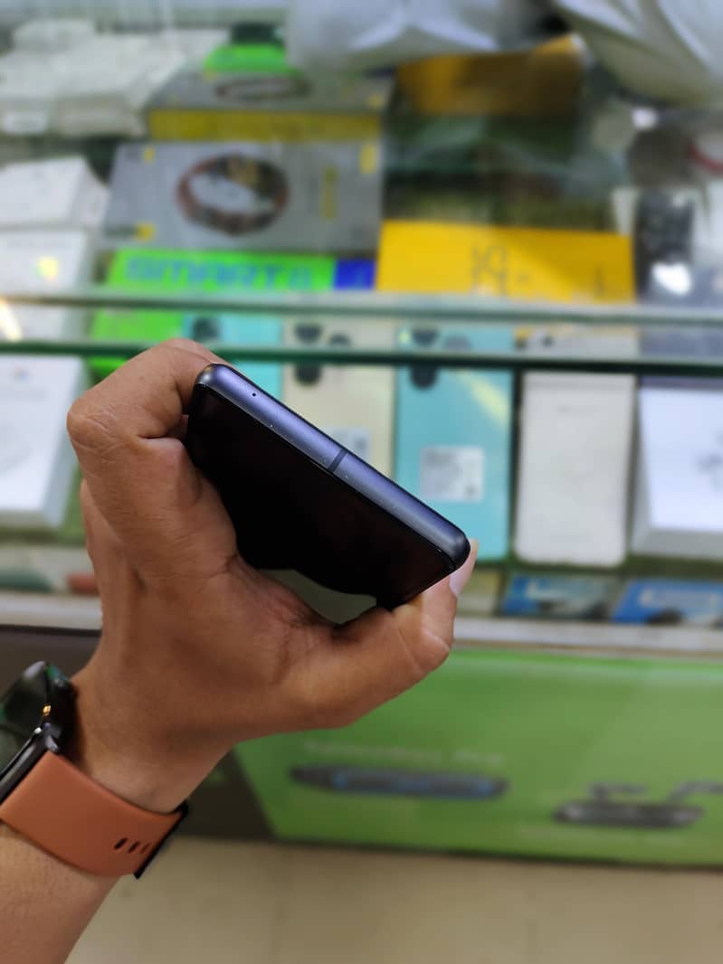 Google Pixel 7 4