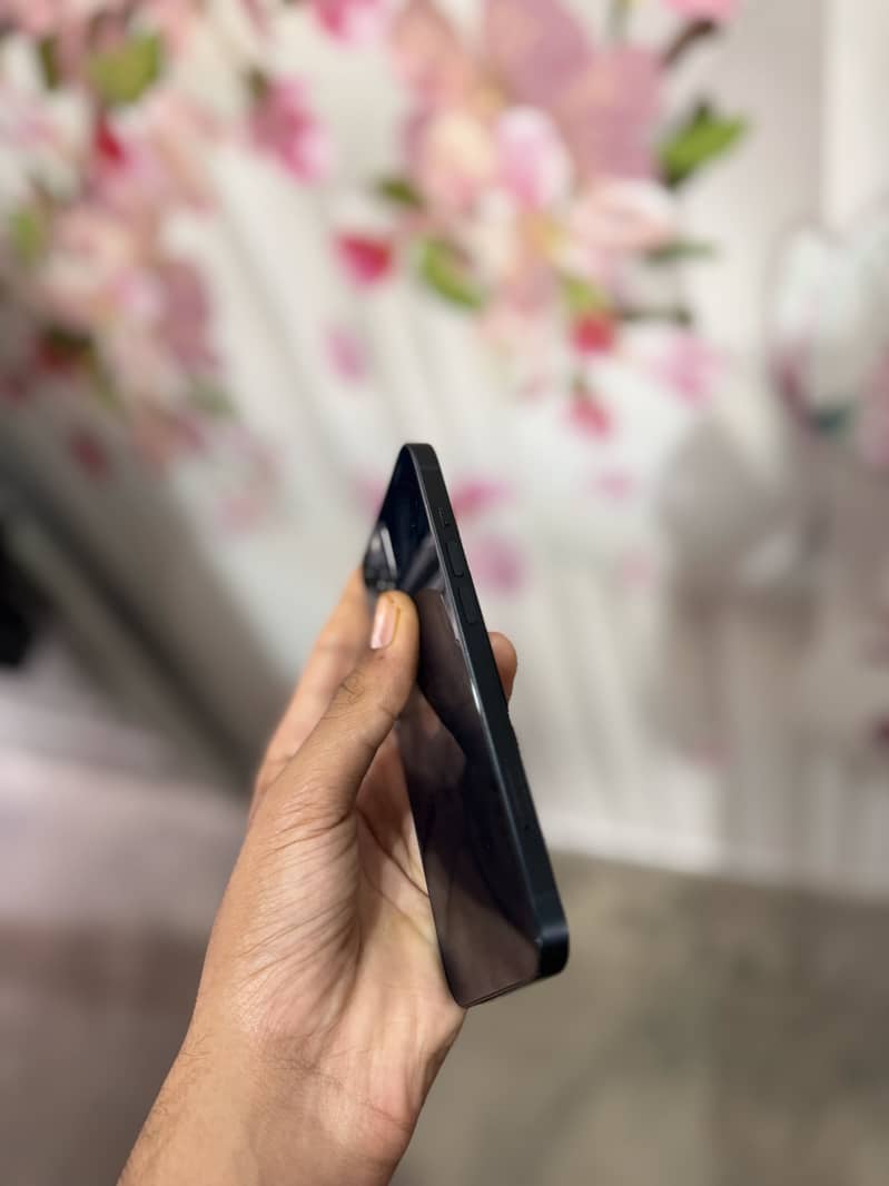 Apple iPhone 13 3