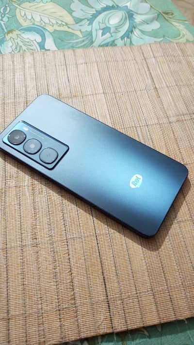 Itel City 100