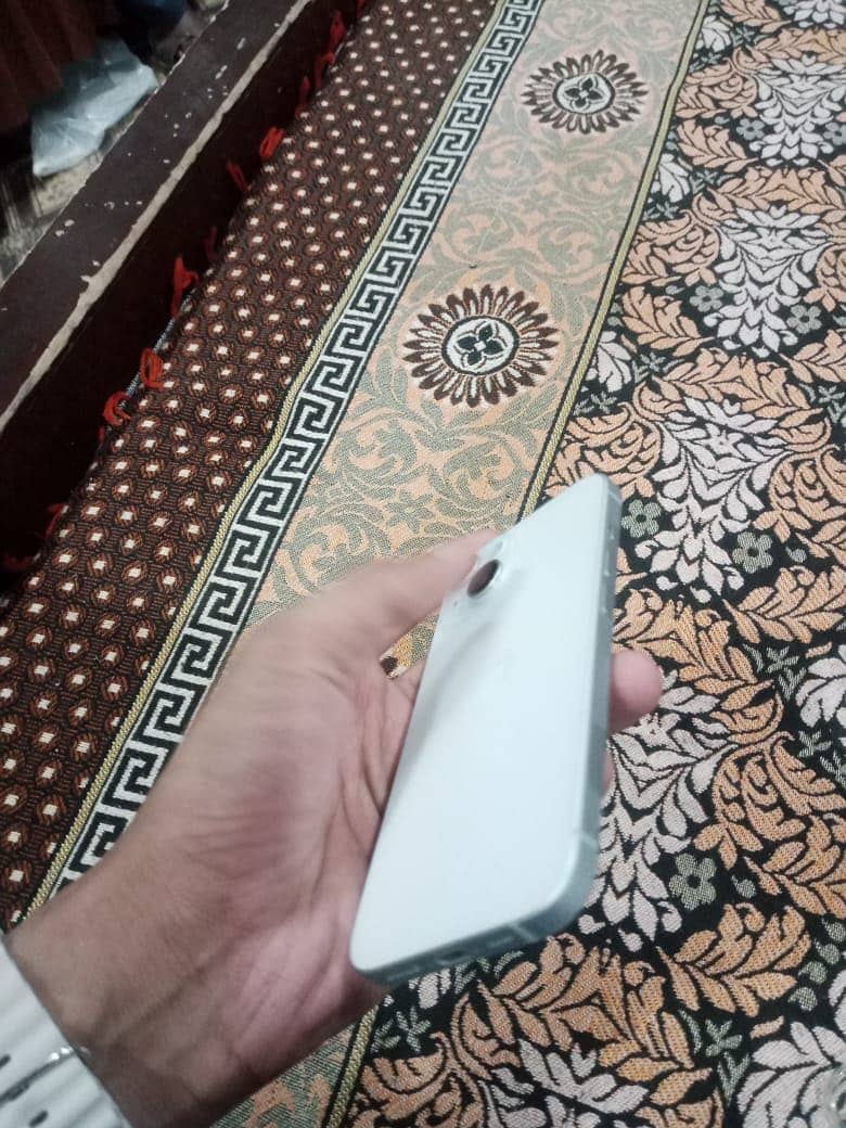 Apple iPhone 15 2