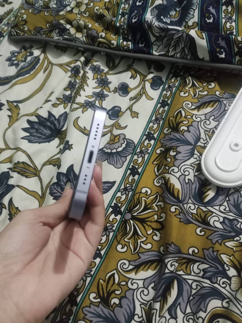 Apple iPhone 12 2